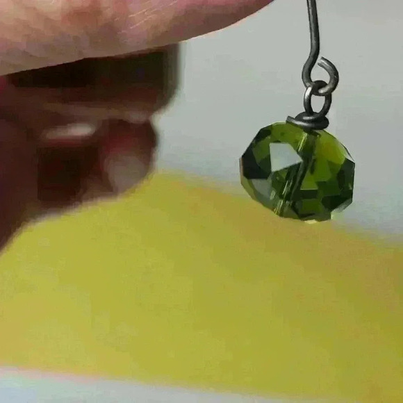 Vintage green red earrings bundle of 2 - Picture 13 of 14